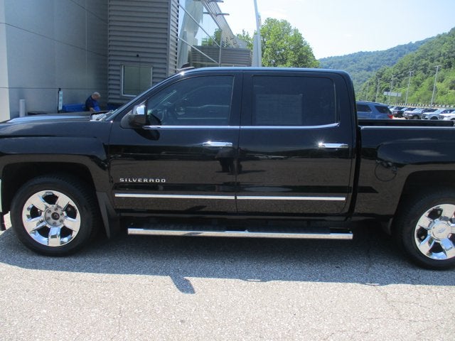 2017 Chevrolet Silverado 1500 "4WD CREW CAB 143.5"" LTZ W"