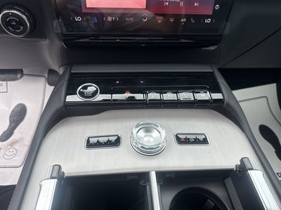 2027 Lincoln Navigator L Reserve