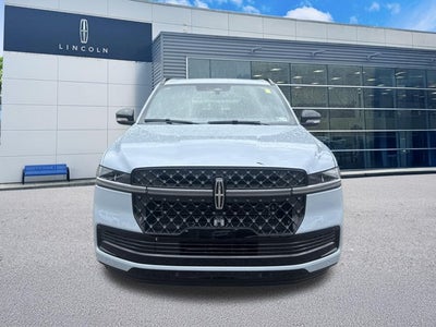 2027 Lincoln Navigator L Reserve