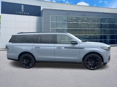 2027 Lincoln Navigator L Reserve