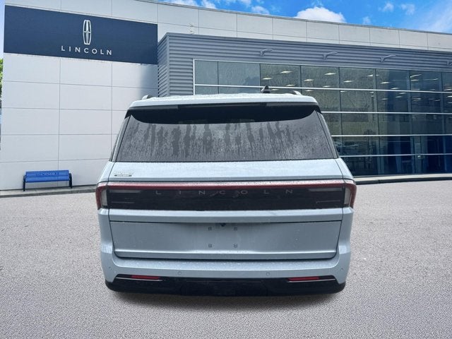 2027 Lincoln Navigator L Reserve