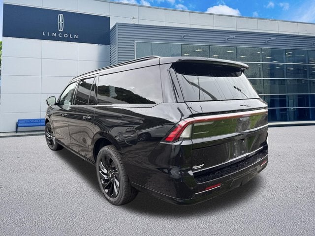 2027 Lincoln Navigator L Reserve