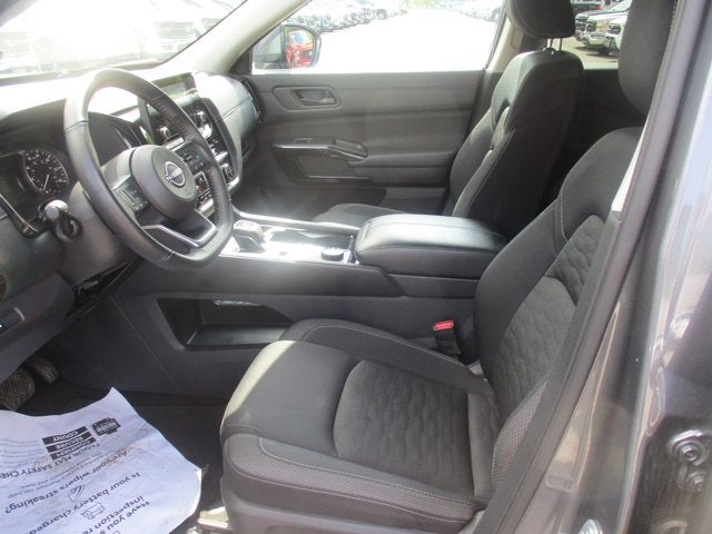 2025 Nissan Pathfinder SV 4WD