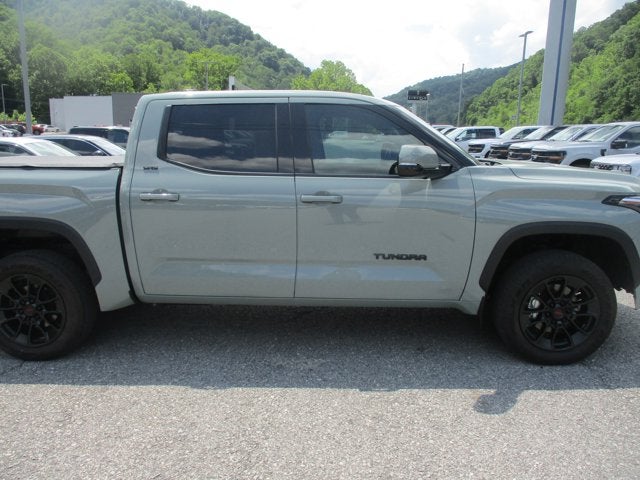 2022 Toyota Tundra 4WD SR5 CREWMAX 5.5' BED