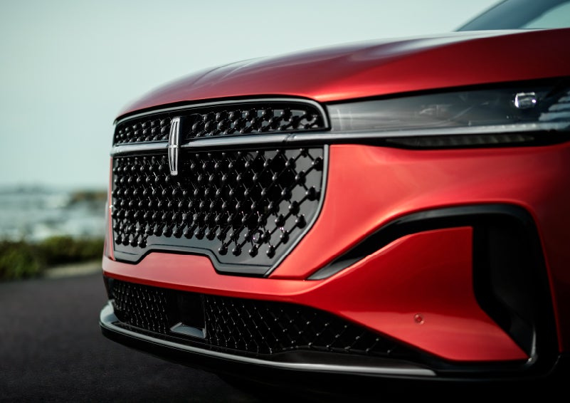 The sleek grille of a 2025 Lincoln Nautilus® SUV with the available Jet Appearance Package makes a bold statement. | Thornhill Lincoln in Chapmanville WV