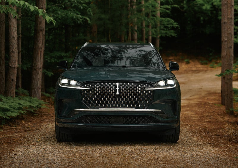 The front grille of a 2027 Lincoln Aviator® Black Label™ SUV is shown. | Thornhill Lincoln in Chapmanville WV