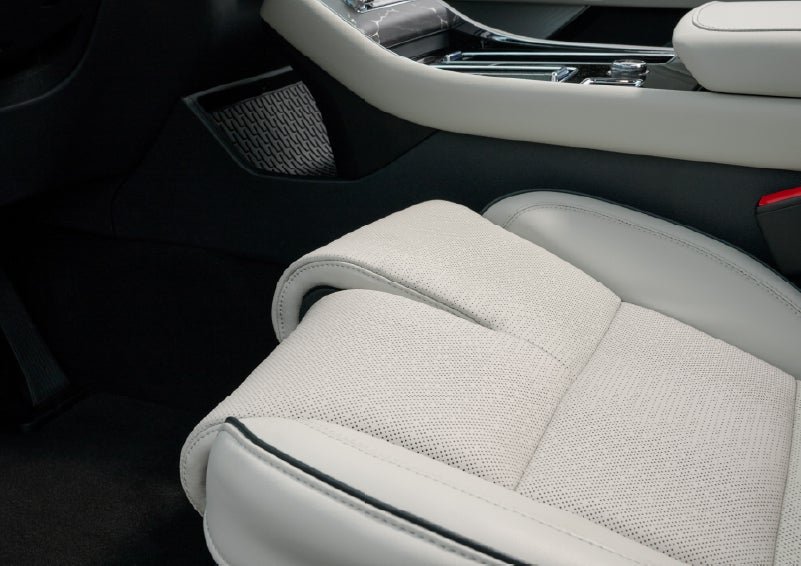 The front passenger Perfect Position seat is shown with the thigh extender adjusted.| Thornhill Lincoln in Chapmanville WV